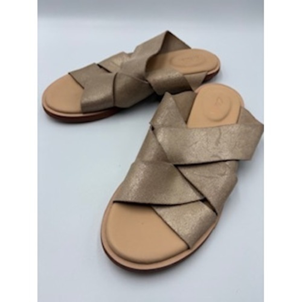 CLARKS Willow Art Slide Sandals 6 Gold Metallic Leather Crisscross Straps NEW